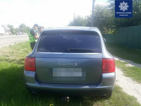 Правоохоронці Борисполя спіймали двох водіїв з підробленими документами