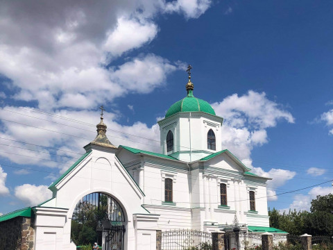 Чиновники проти української церкви: як на Київщині Божий Дім ділили