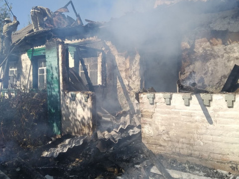 На Ставищенщині спалахнув приватний будинок (ФОТО)