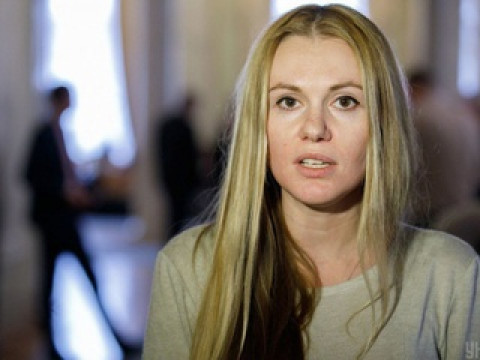 Виключена з фракції Зеленського депутатка дала інтерв'ю на каналі Порошенка (ВІДЕО)