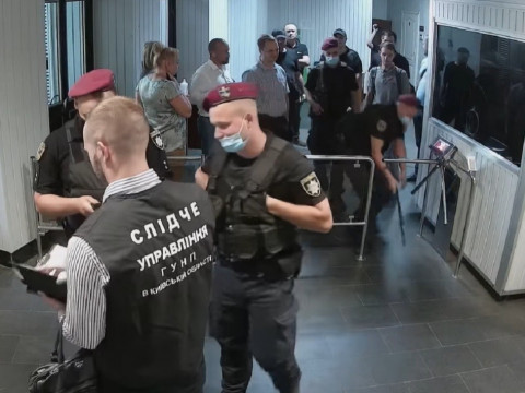 В Обухові на ПрАТ "Київський КПК" правоохоронці провели обшук  (ВІДЕО)