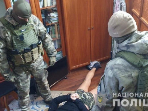 Правоохоронці Київщини викрили злочинну групу, яка обкрадала державних службовців (ФОТО)