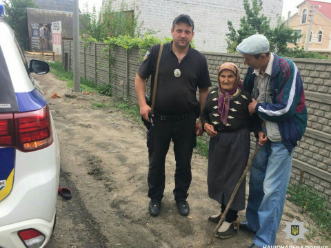 Під Києвом поліцейські розшукали 90-річну бабусю (ФОТО)