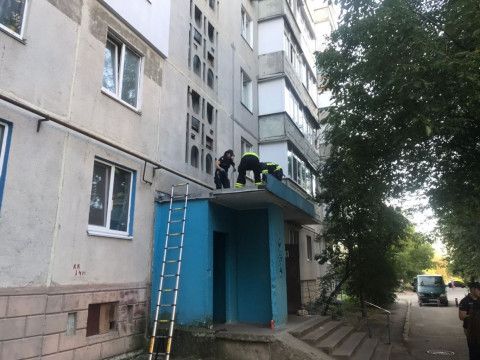 У Білій Церкві з вікна випав пенсіонер