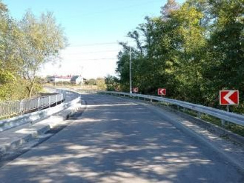 Комунальники Крюківщини зробили дорогу безпечною для пішоходів