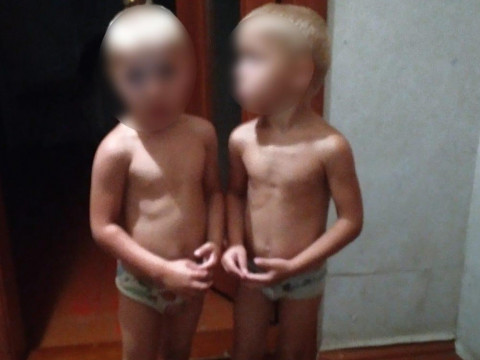 У Тарасівці два чотирирічні хлопчики втекли з дому вночі та блукали трасою