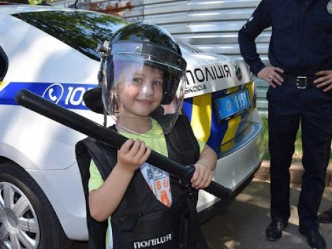 Правоохоронці з усієї Київщини долучилися до святкування Дня дітей (ВІДЕО)