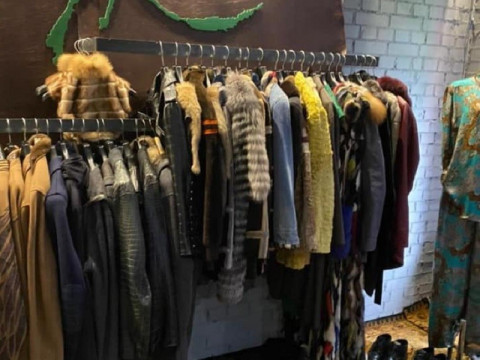На Київщині затримали шахраїв, які видавали свій товар за продукцію модних брендів (ФОТО, ВІДЕО)