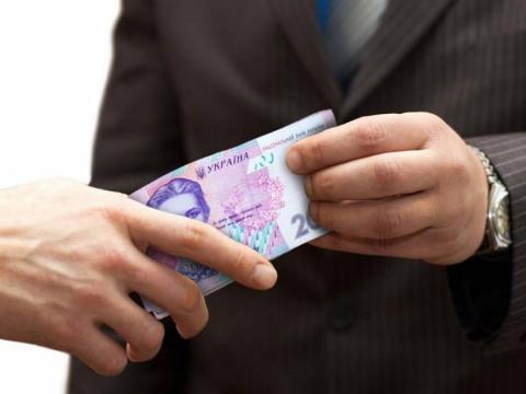 У Борисполі заступник міського голови систематично отримував хабарі 
