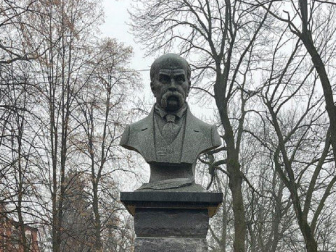 У Ставищенській ОТГ з’явився пам’ятник видатному українському письменнику