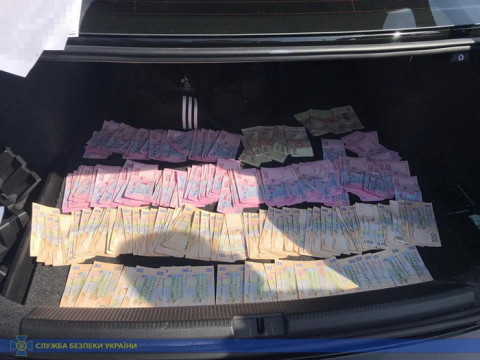 На Київщині працівника Головного управління Держпраці спіймали на хабарі (ФОТО) 