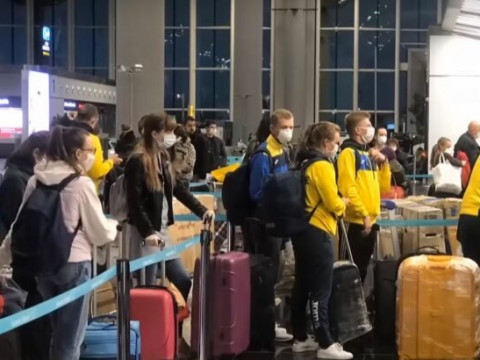У "Борисполі" загострюється ситуація з потоком евакуйованих громадян (ФОТО)