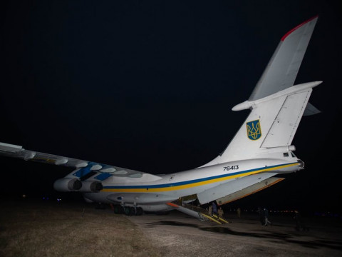 Мелітопольські авіатори доставили звільнених з полону українців у "Бориспіль" (ФОТО)