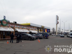  Під Києвом на АЗС чоловік влаштував криваву стрілянину через привітання з "радянським святом" 