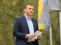  Двійникам Карплюка пропонують 20 тис доларів за участь у виборах