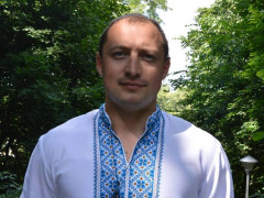 Скандальний забудовник Зіневич рекламою розганяє "чорнуху" про конкурентів (ФОТО)