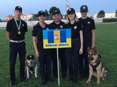 Поліцейські Київщини вибороли золото у Чемпіонаті з багатоборства "Юний кінолог" (ФОТО)