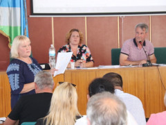 Депутати у Баришівці не зуміли розірвати договір з екологічно небезпечним підприємством (ФОТО, ВІДЕО)