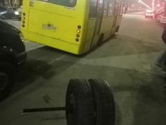 У Білій Церкві в маршрутки на ходу відпали колеса (ФОТО)