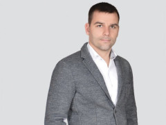 Депутат Києво-Святошинської райради від БПП розкидається доларами (ВІДЕО)