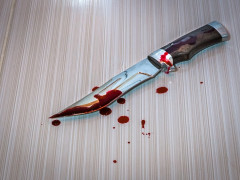 На Київщині патрульні врятували чоловіка, який на дорозі стікав кров’ю (ВІДЕО)