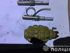 Під Борисполем у чоловіка вилучили арсенал зброї (ФОТО)
