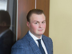 Активісти у Козині пікетували маєток Гладковського, який наживається на дерибані "Укроборонпрому" (ФОТО)