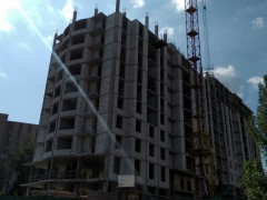 Скандальний забудовник Крупій визнав себе банкрутом та продовжує переховуватись за кордоном (ВІДЕО)