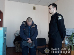 В Узині 17-річний грабіжник напідпитку напав на жінку з дитиною