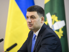 Гройсман наполягає на вирішенні проблеми з ліцензією SkyUp Airlines