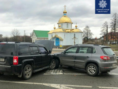 Під Києвом п’яний водій виїхав на зустрічну смугу та потрапив у ДТП (ФОТО)