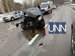 Під Києвом через дрібну ДТП утворився багатокілометровий затор (ФОТО)