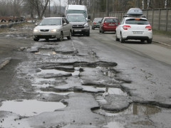 На Київщині з початку року відремонтували 3,5 тисяч квадратних метрів доріг державного значення, - САД