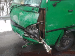 В Обухові "запорожець" врізався у маршрутку: троє людей загинуло (ФОТО, ВІДЕО)