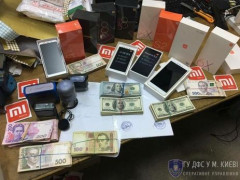 Прокуратура розслідує справу про контрабанду 13 тис смарфонів через аеропорт "Бориспіль"