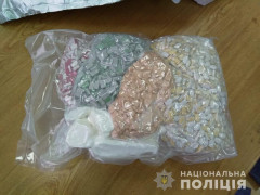 Правоохоронці Київщини спільно з СБУ ліквідували канал постачання наркотиків з Нідерландів (ФОТО)