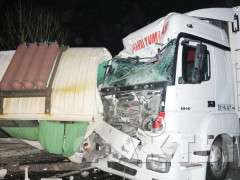 Під Києвом фура врізалася в автобуси: є загиблі (ФОТО)