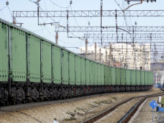 Підрозділ "Укрзалізниці" відмовився ремонтувати переїзд (ВІДЕО)