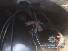 Зухвалі молодики посеред Бучі вирішили вкрасти 50 метрів кабелю (ФОТО)