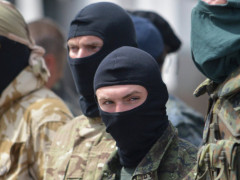 У Васильківському районі напередодні виборів оселилися невідомі люди (ВІДЕО)