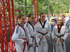 У Софіївській Борщагівці з'явився ще один багатофункціональний спортивний майданчик (ФОТО) 