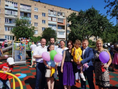 У Вишгороді діти з особливими потребами ліпили Карту єдності України (ФОТО)