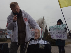У ЖК "Чайка" комунальну землю села незаконно відвели під паркувальні майданчики