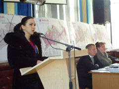 Мер Вишневого Діков накинувся на активістку через незручні питання