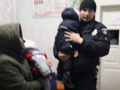У Вишневому від холоду врятували матір з маленькими дітьми 