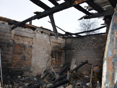 У Миронівці без даху над головою залишилася багатодітна родина: люди просять про допомогу