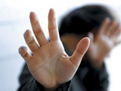 У Білій Церкві чоловік, який знущався над старими батьками, намагався дати поліцейським хабар