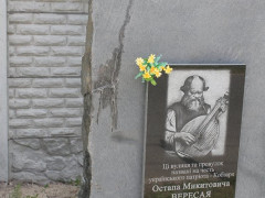 Хотіли як краще, а вийшло як завжди: у Борисполі зіпсували пам’ятник ремонтом