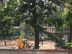 В Ірпені місцеві жителі повалили паркан незаконного будівництва на ділянці МВС (ФОТО,ВІДЕО)