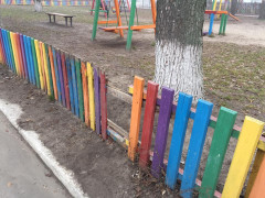 У Баришівці вандали розтрощили дитячий майданчик